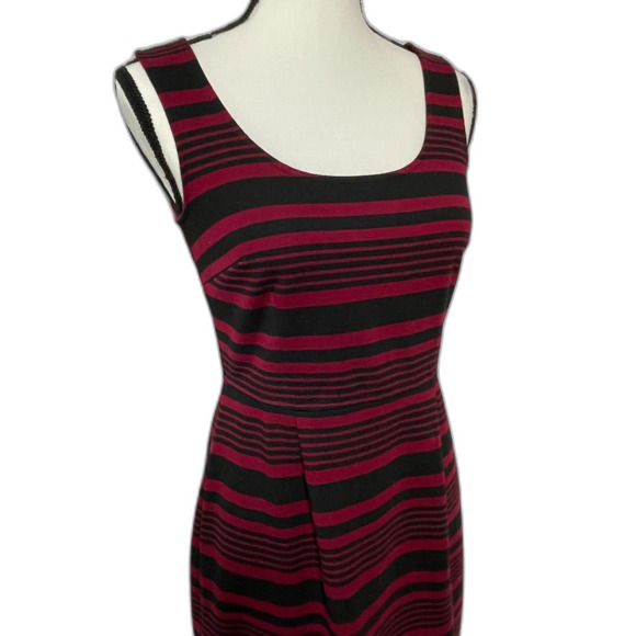 Loft Striped Sleeveless Dress Knee Length Scoop Neck Fitted Rom Com Dress - Picture 2 of 7